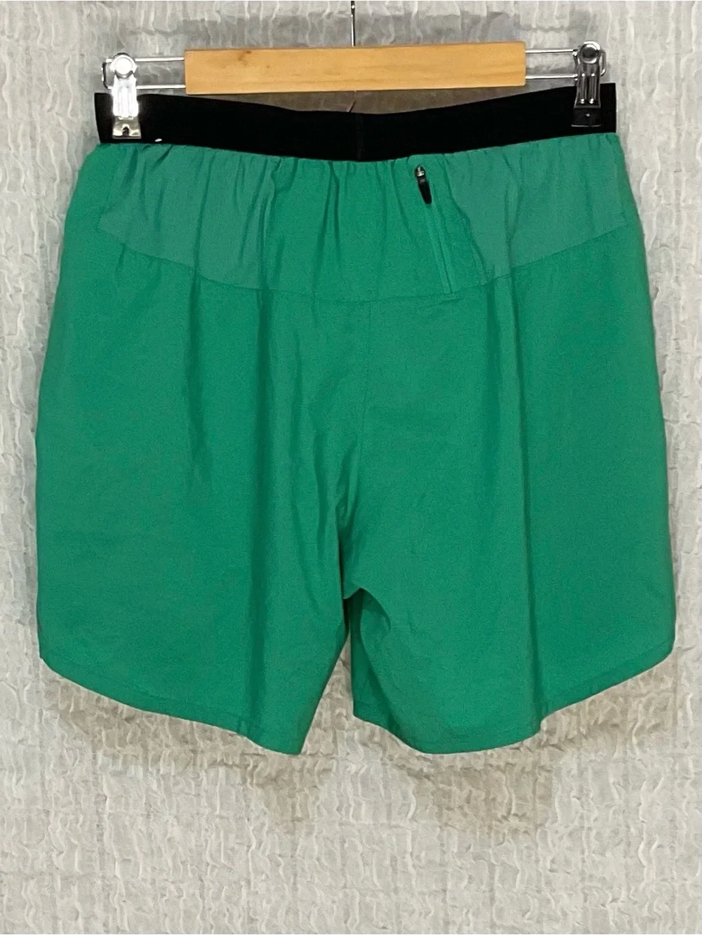 Nike Dri-FIT Men’s Green Running Training Shorts Black Waistband Size Medium